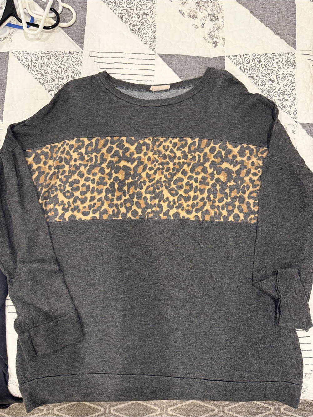 Women’s Charcoal Gray Leopard-Print Pullover Top